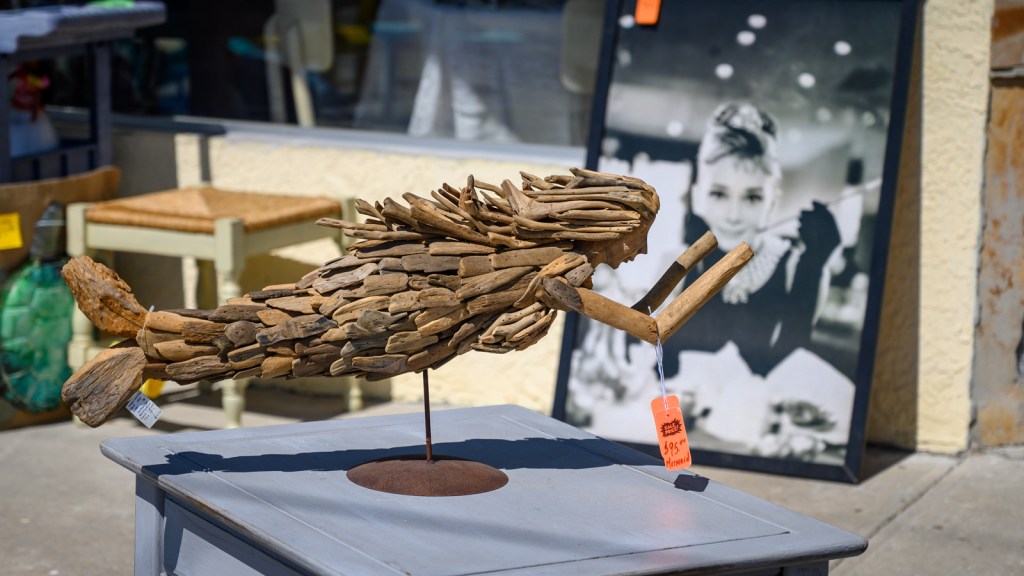 Holding her up - Eau Gallie Arts District